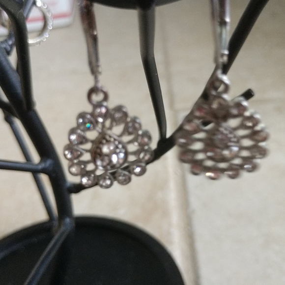 VJ  VINTAGE REGENYCORE Tear Shaped Dangling Earrings - Picture 2 of 3